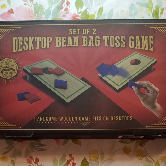 Desktop bean bag game. Handsome wooden game fits on desktop - Picture 1 of 5